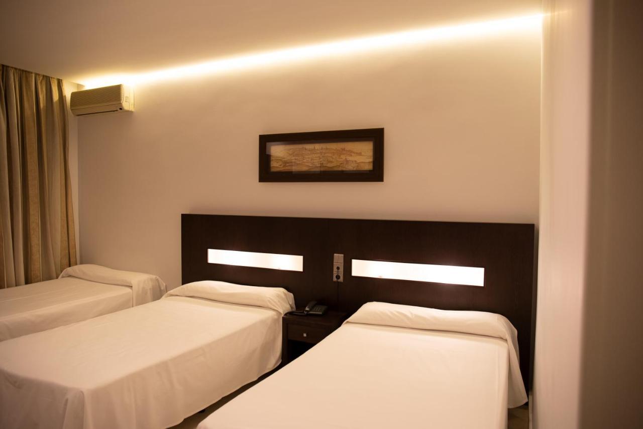 Hotel El Meson Торрихос Экстерьер фото