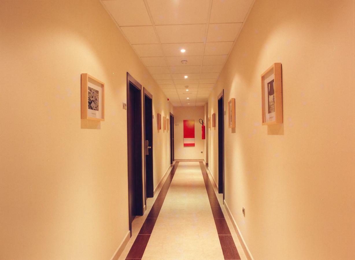 Hotel El Meson Торрихос Экстерьер фото